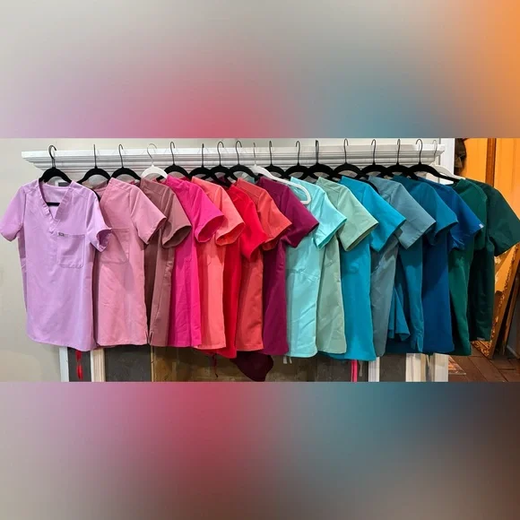 Figs XS Scrub Sets - Picture 1 of 4